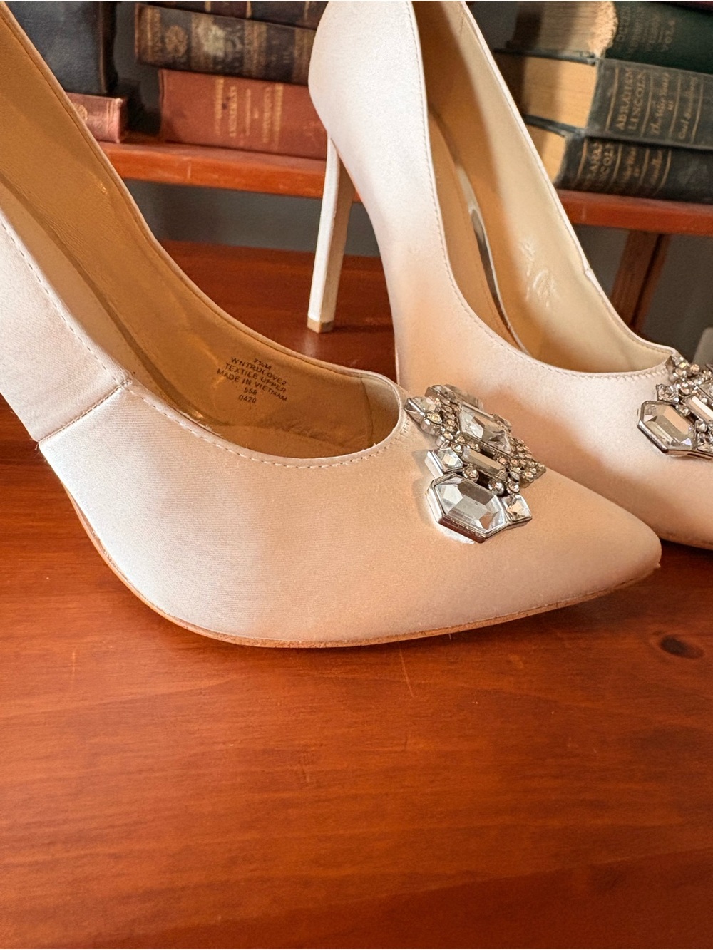 Nine West x Neil Lane Trulove Pointy Toe Pumps - Picture 5 of 9